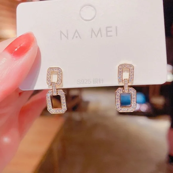 New diamond 18k gold plated new earrings - Picture 4 of 5